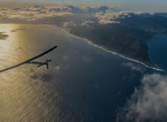 avion Solar Impulse en plein vol